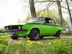 OPEL MANTA A Spatborden vooraan links of rechts origineel